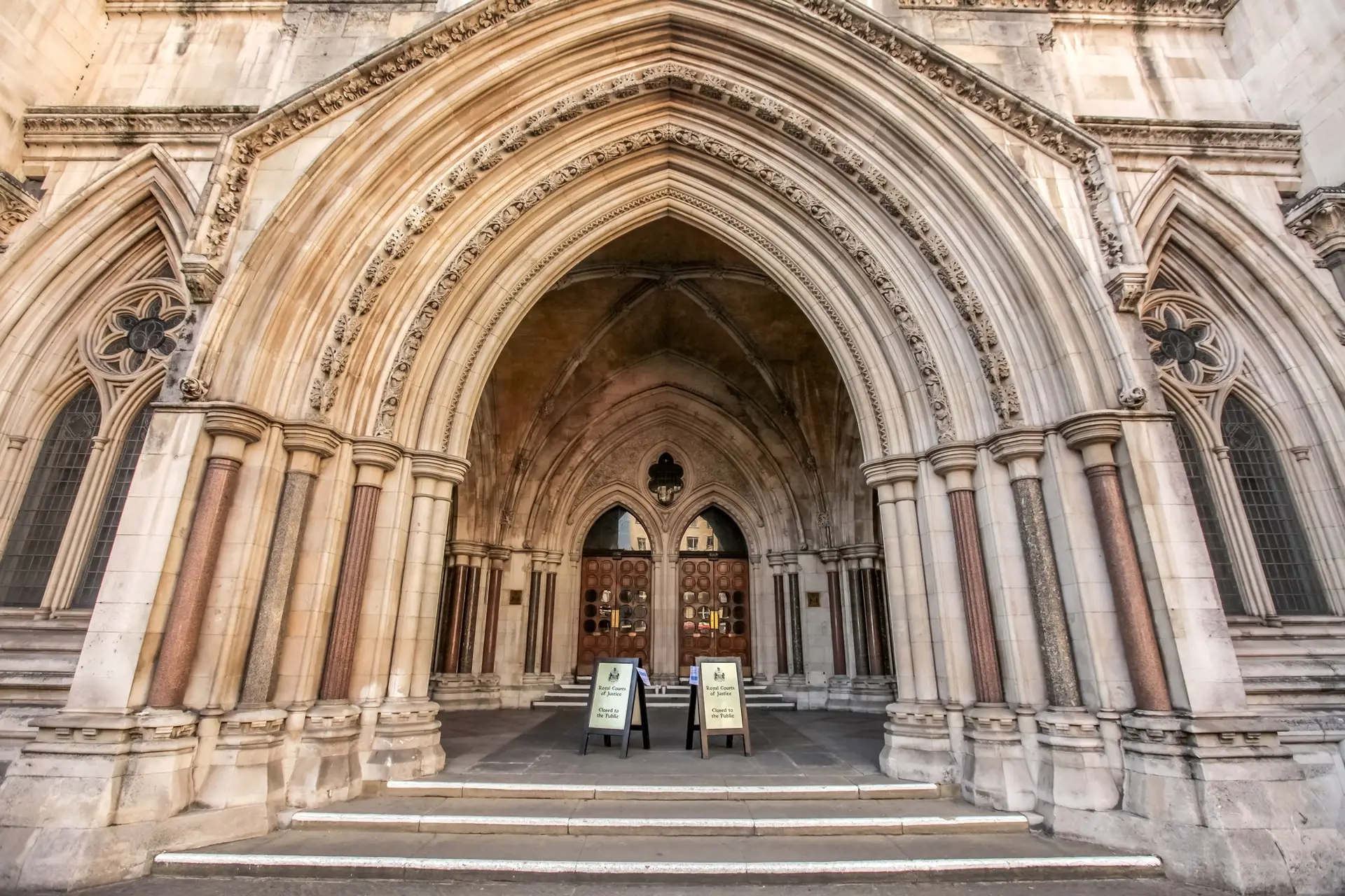 Entrance to the Royal Court of Justice